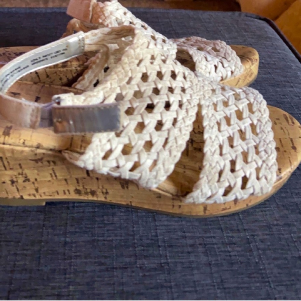 White summer shoes, wedges, heels, lace wedges, cute, pretty, memory foam